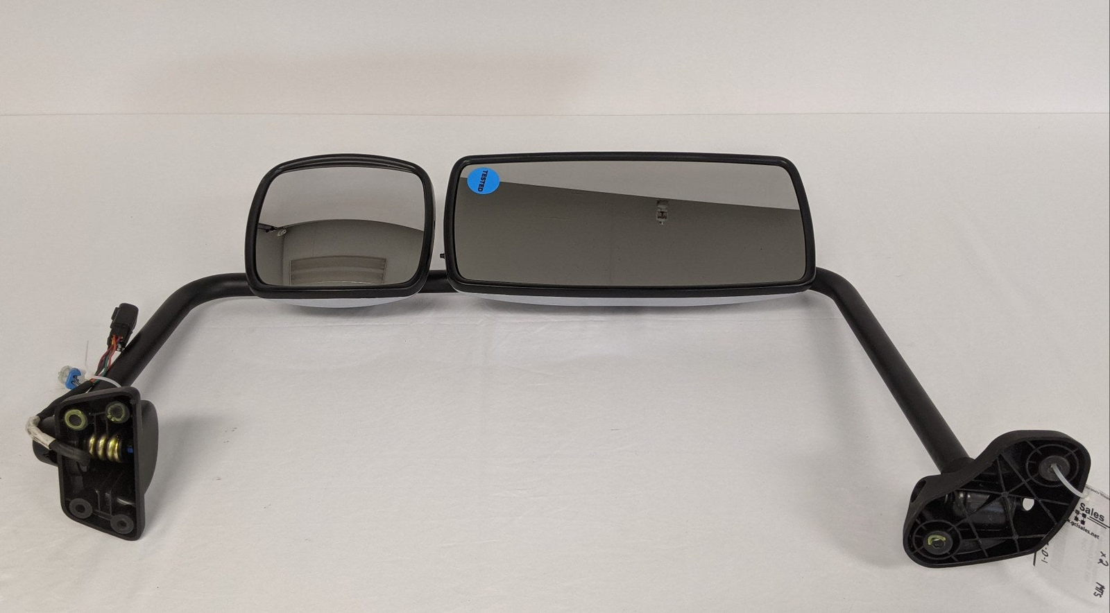 Damaged Freightliner M2 LH RMT HTD Chrome Mirror w/ Light - P/N A22-74243-037
