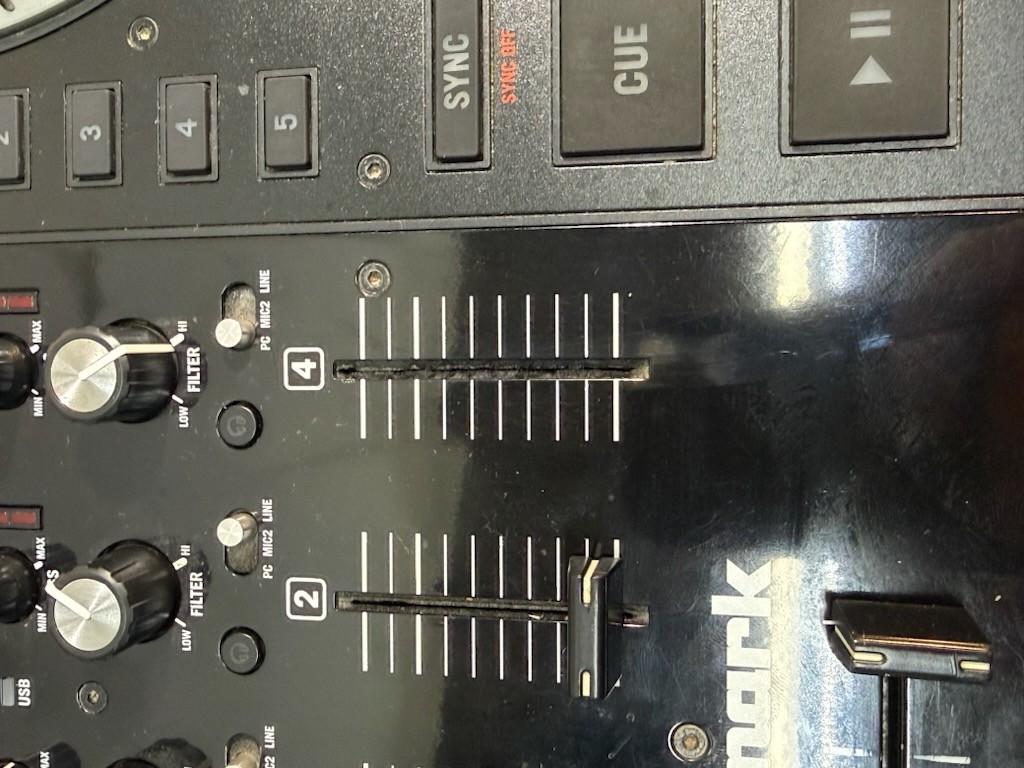 Numark NS7II 4 Channel Motorized Digital DJ Controller & Mixer *READ