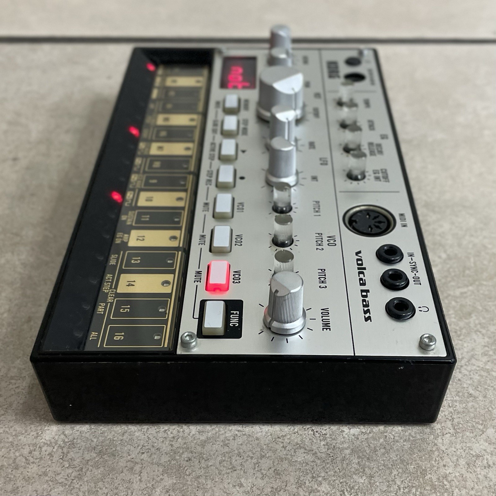 Korg Volca Bass Keyboard Synthesizer