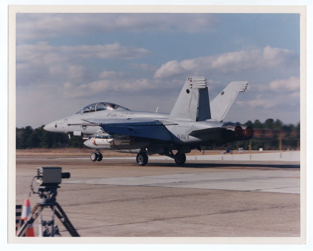 1990s US Navy F/A-18F Super Hornet Lakehurst NAS 8x10 Original Photo #2
