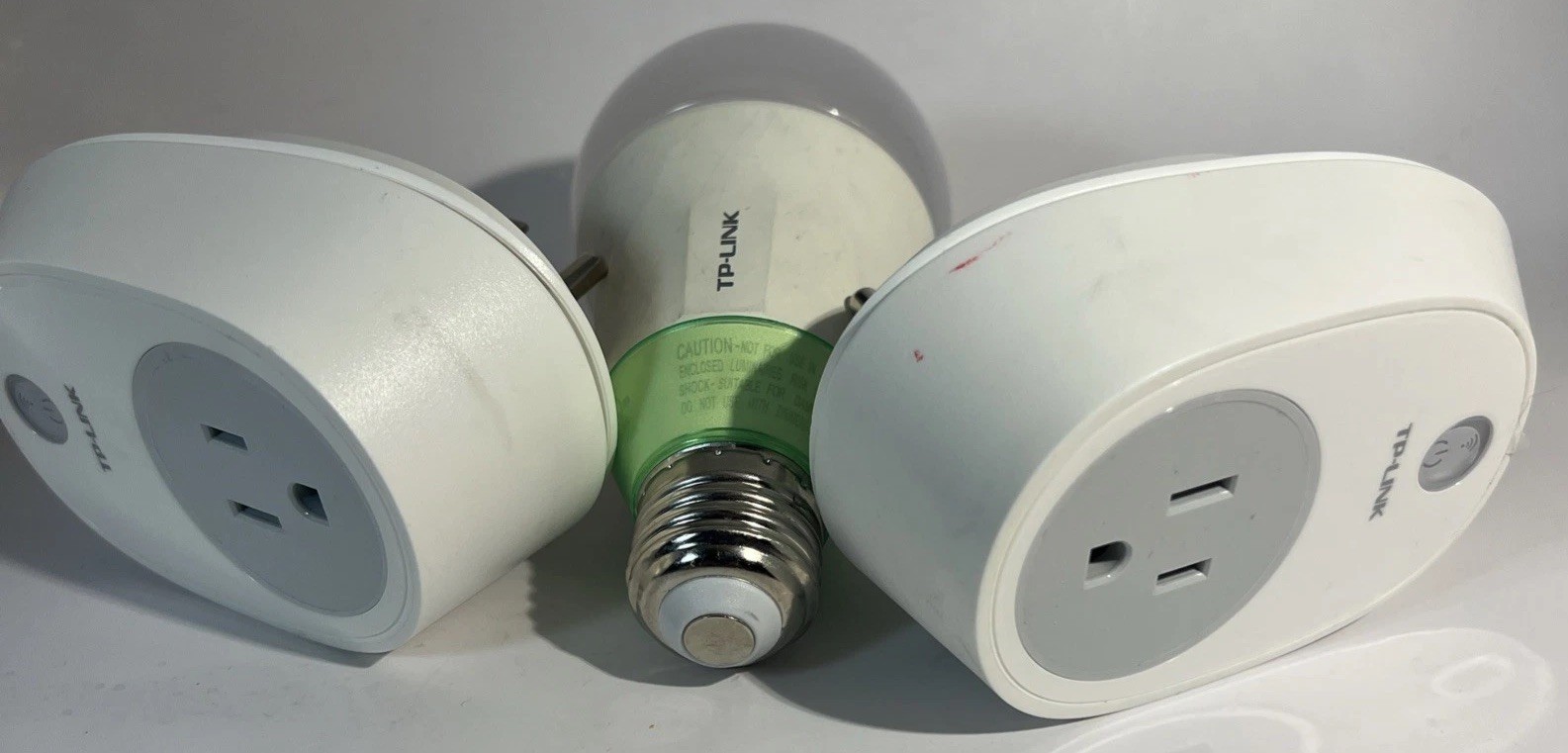 TP-Link Control from Anywhere Smart Wi-Fi Plug HS100 X 2 With Bulb Working