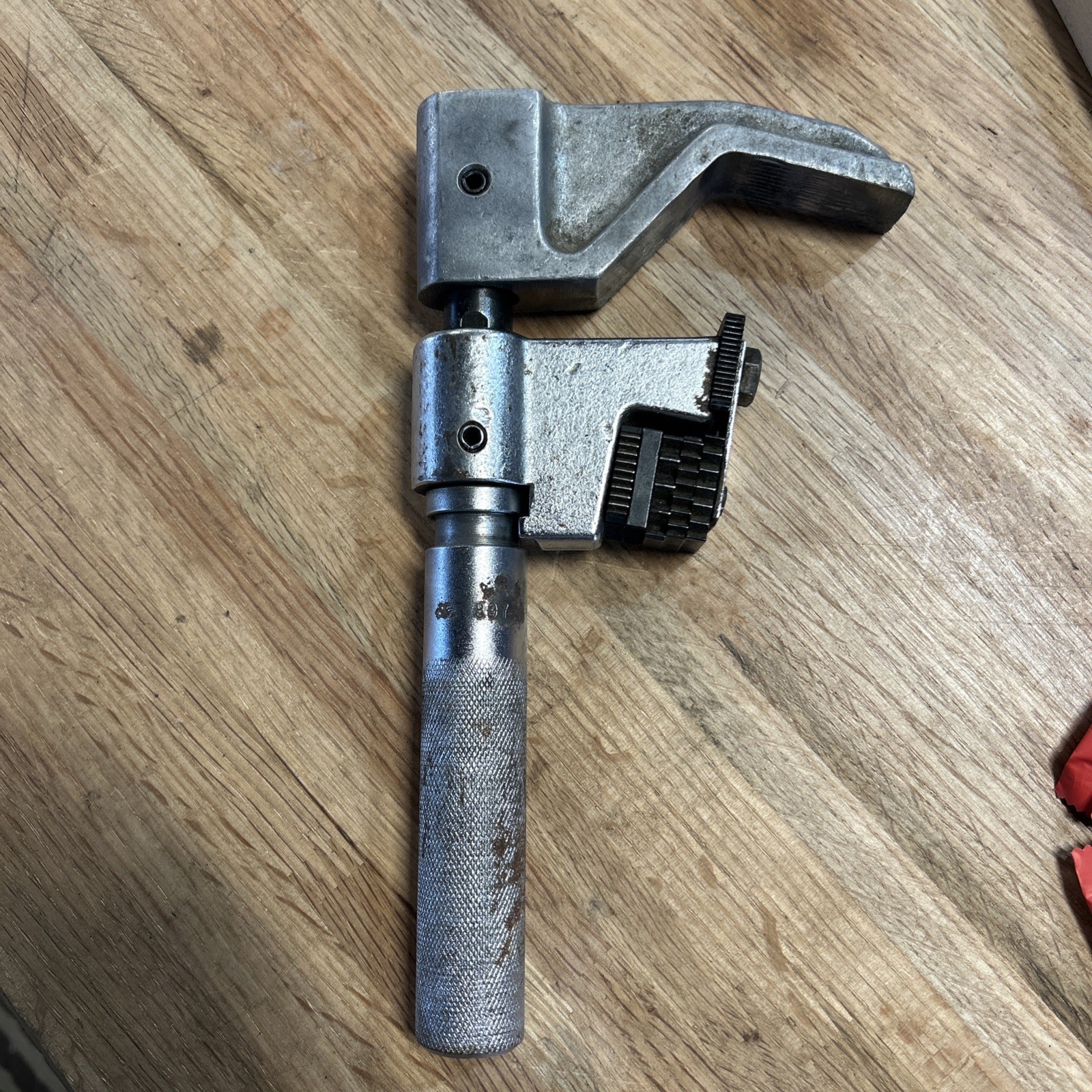 Vintage OTC TOOLS THREAD REPAIR CHASER TOOL #897-A