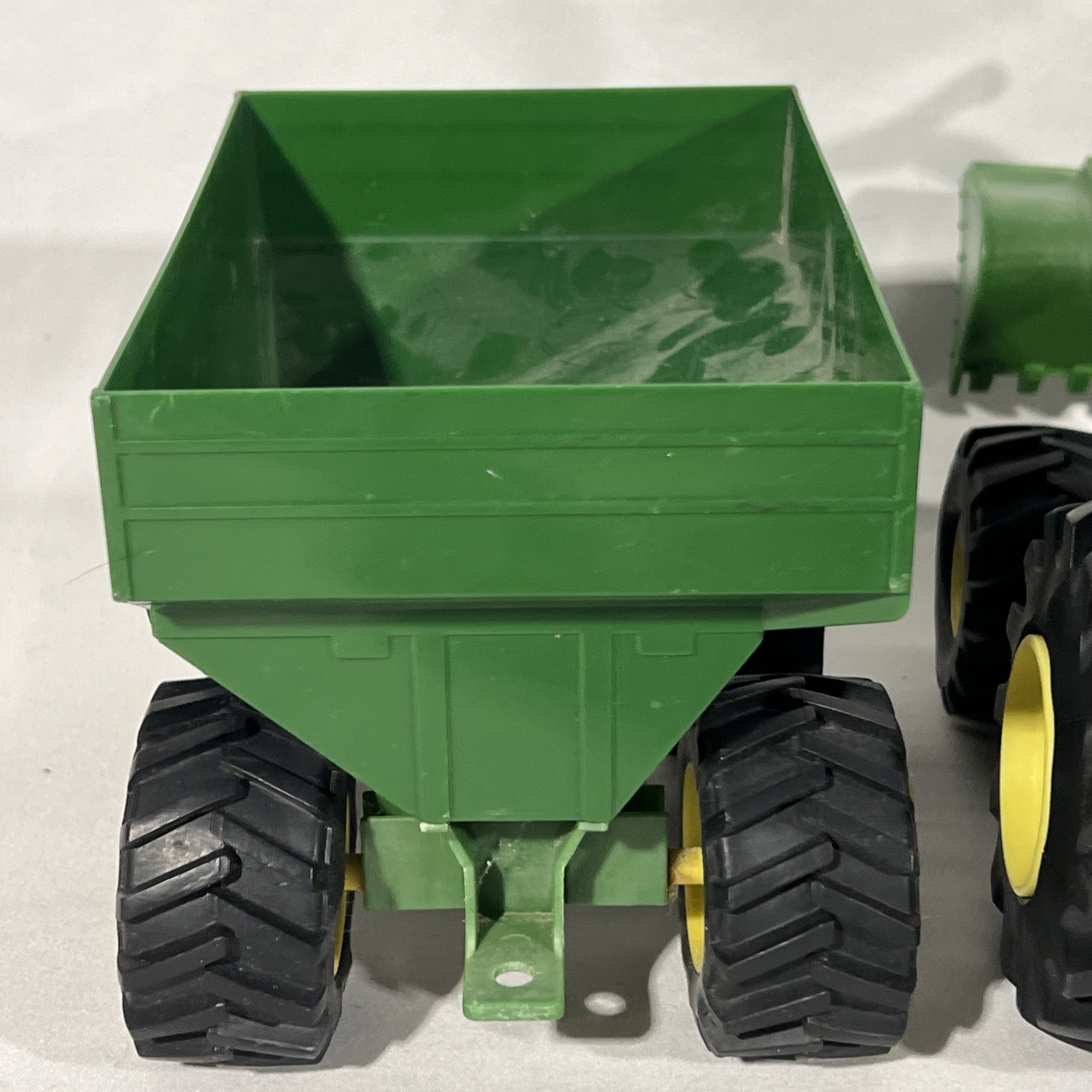 ERTL John Deere Green Tractor with Wagon