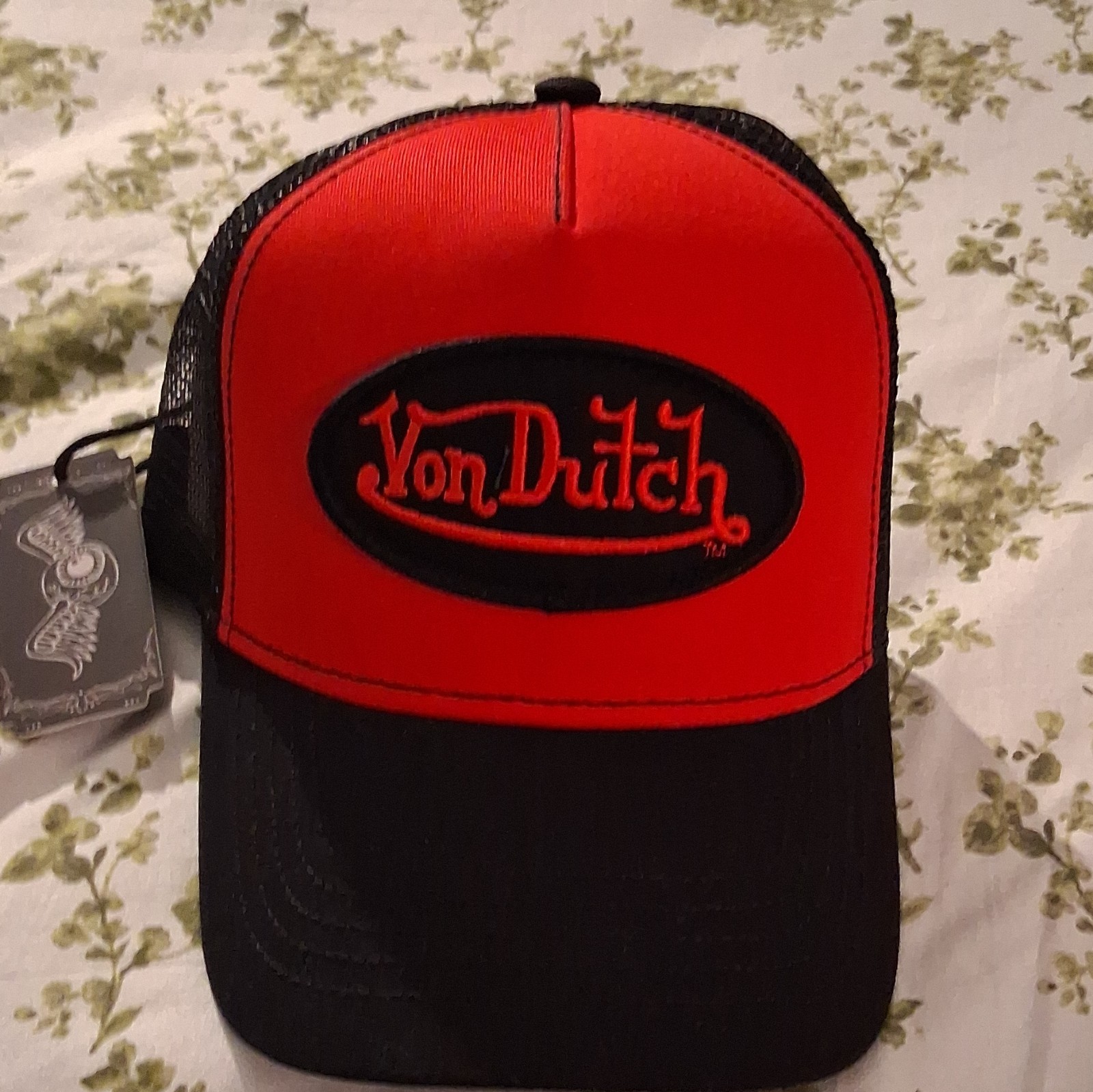 NWT VON DUTCH RED & BLACK TRUCKER HAT
