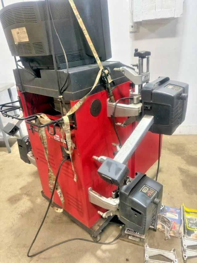 Hunter P 411M wheel alignment machine WITH EXTRA PARTS, MANUAL Read Description!
