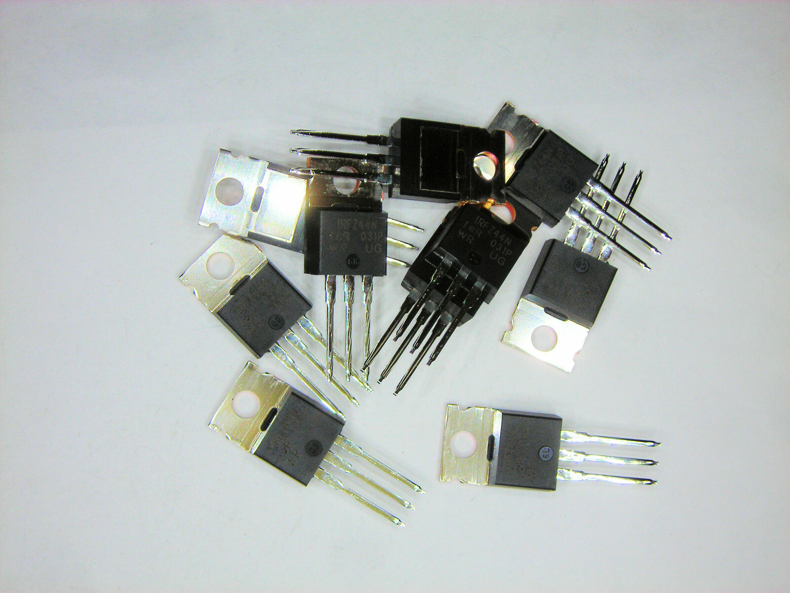 IRFZ44N "Original" IR MOSFET Transistor 2 pcs