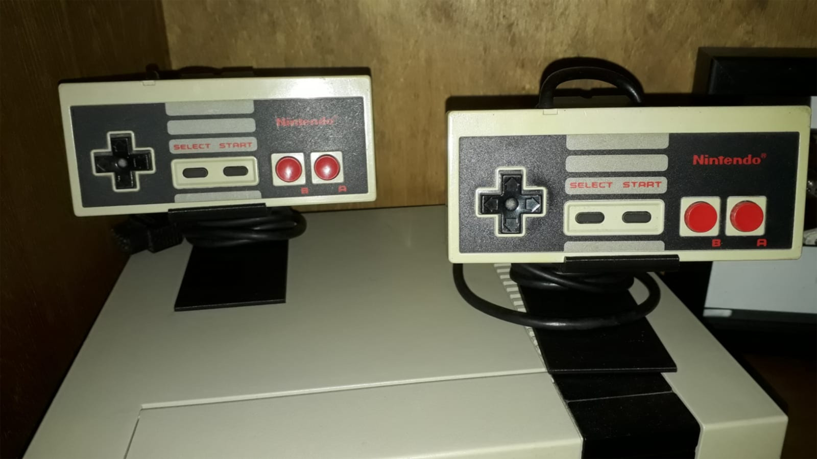 Nintendo NES and SNES Controller Stand Gamepad Display Vintage Joystick Holder