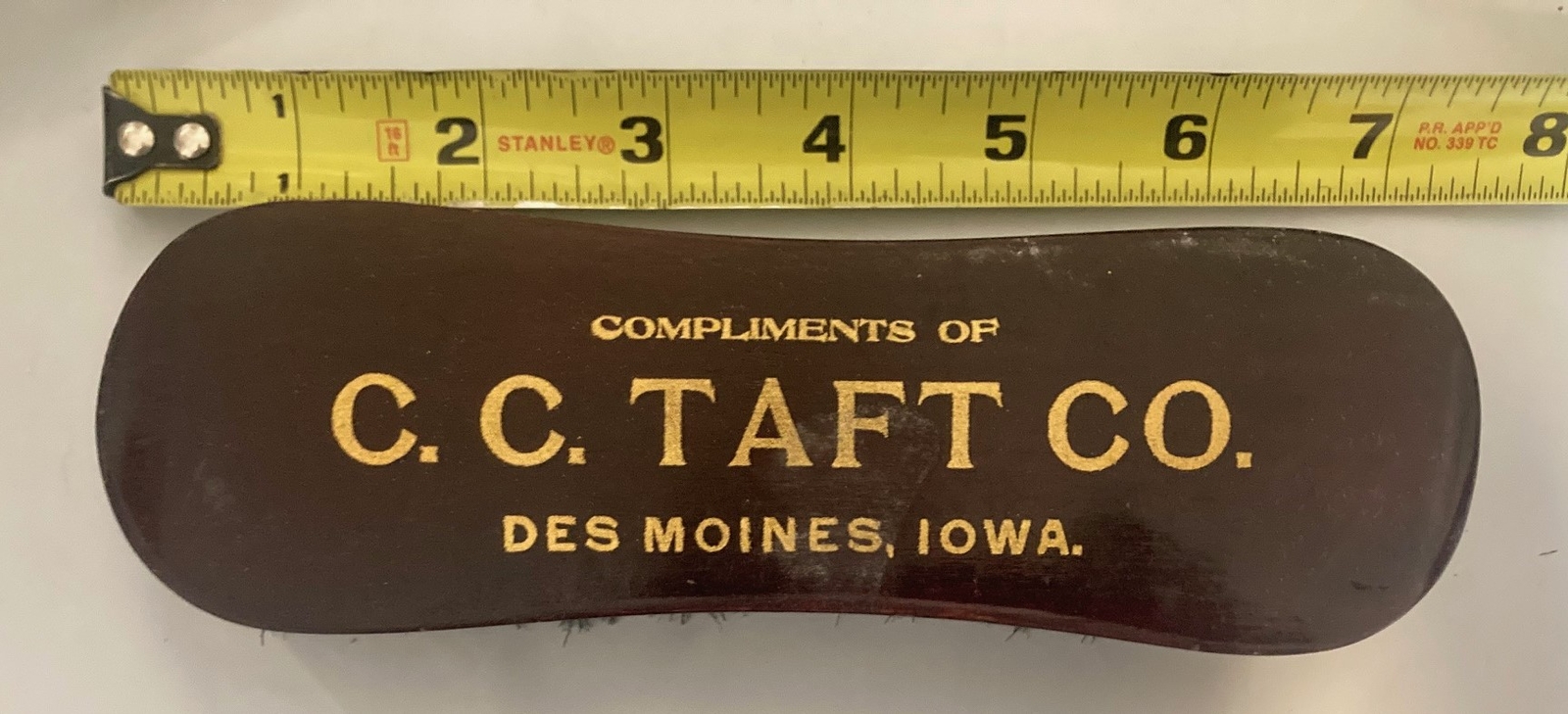 ANTIQUE ADVERTISING SHOE CLEANING BRUSH COMPLIMENTS C C TAFT CO. DES MOINES IOWA
