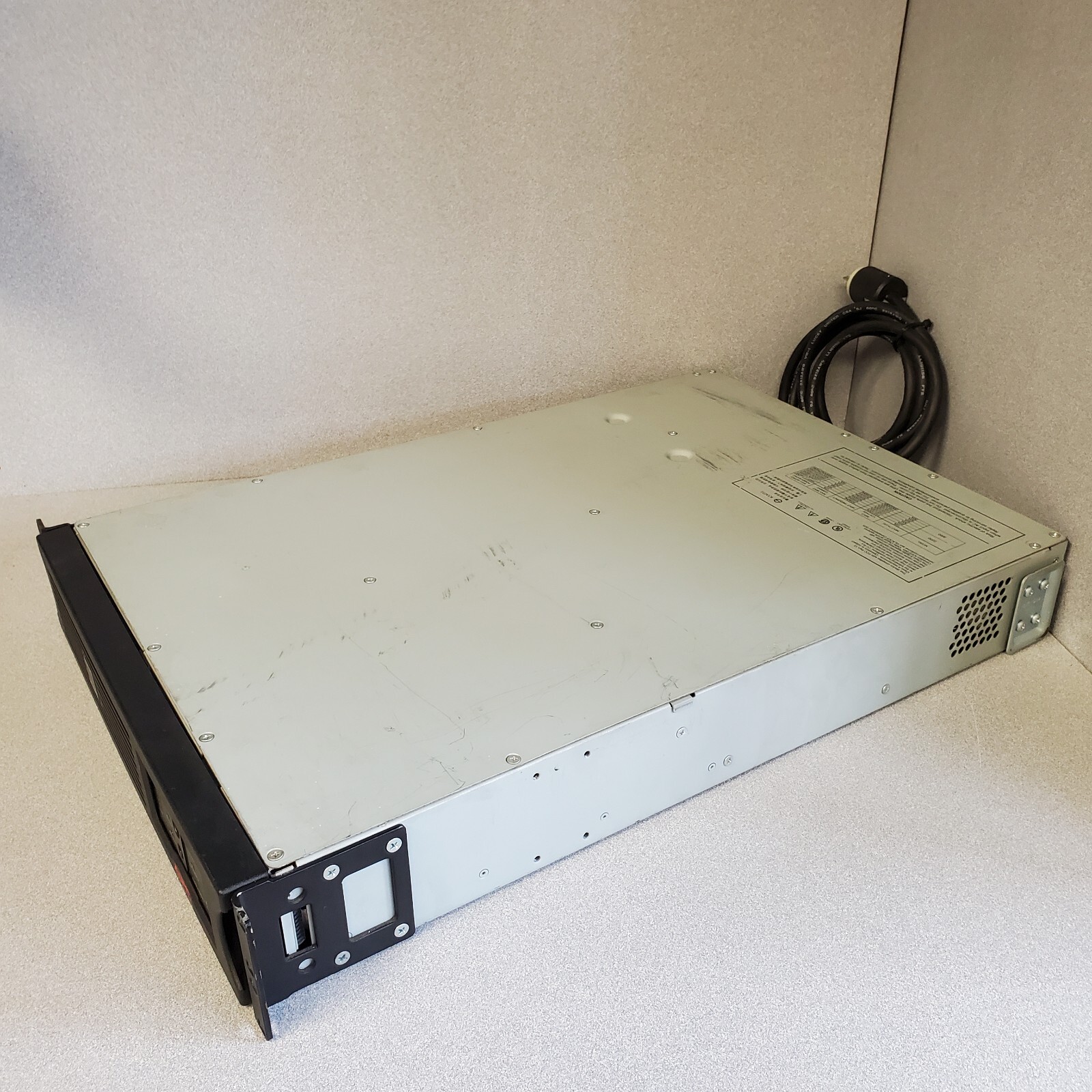 APC SUA2200RM2U UPS UNINTERRUPTIBLE POWER SUPPLY