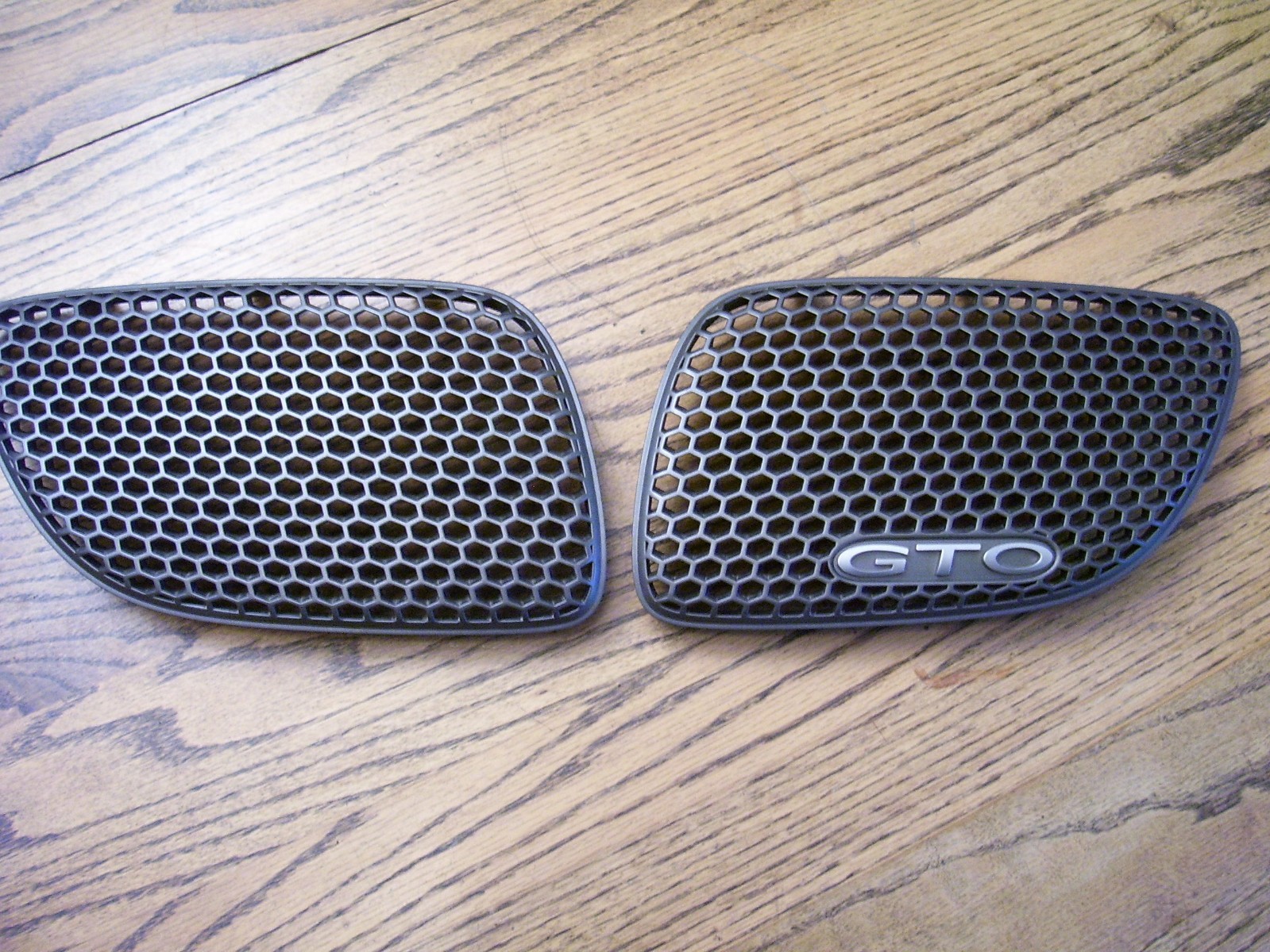 2004-2006 Pontiac GTO 6-speed LS1 original grills very early take offs very nice
