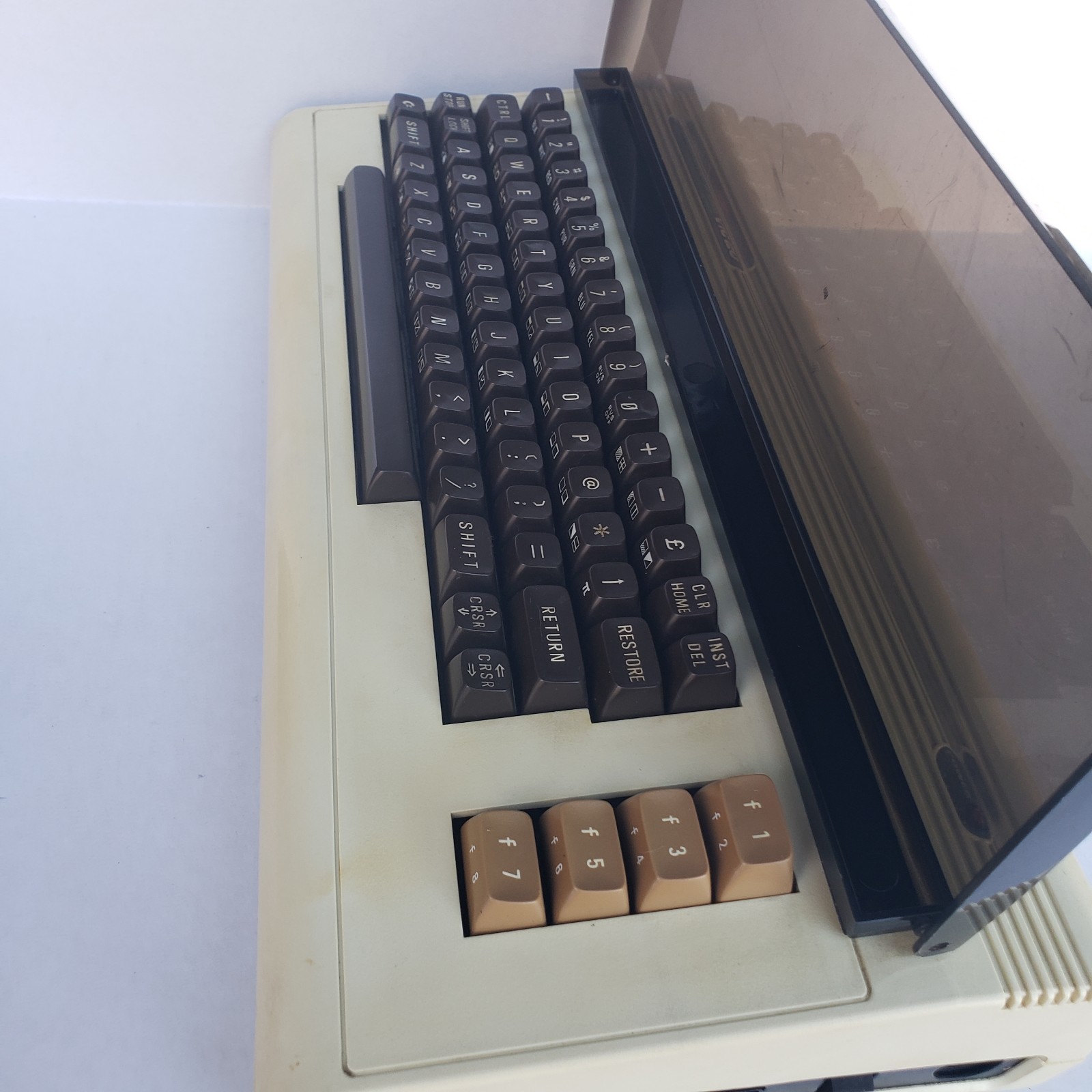Vintage Commodore VIC 20 Computer w/ RF Cable AS IS POWERS ON BUT UNTESTED