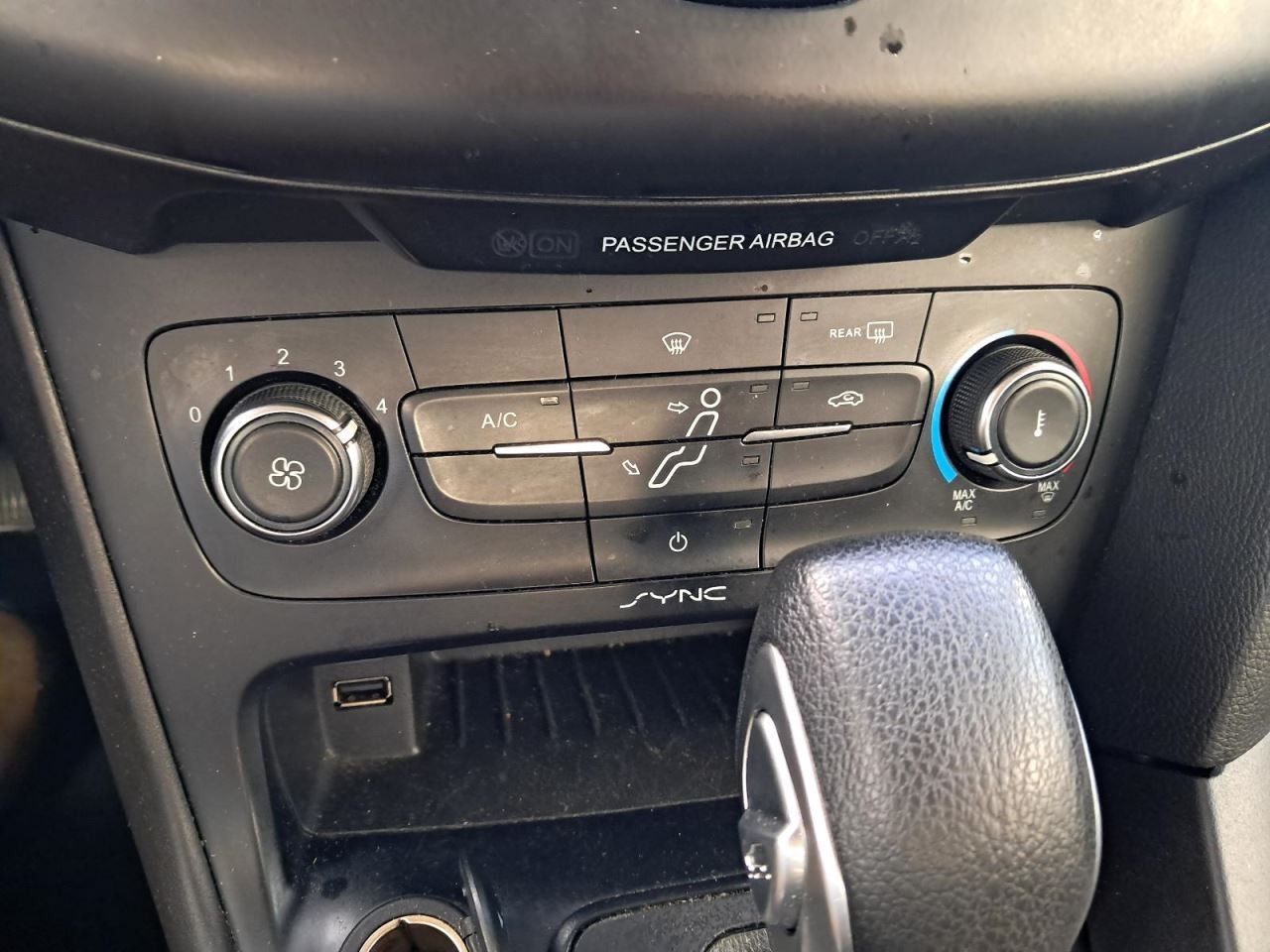 FOCUS 2018 Glove Box 4892054