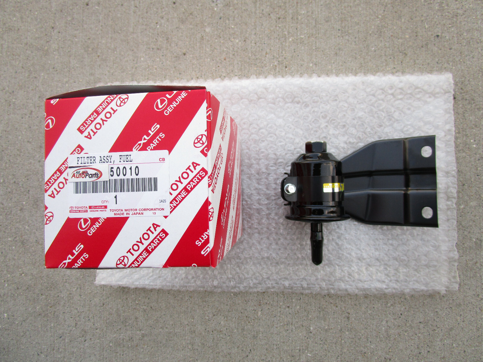 FITS: 01 - 05 TOYOTA SEQUOIA 4.7L V8 FUEL FILTER FOR EFI OEM BRAND NEW