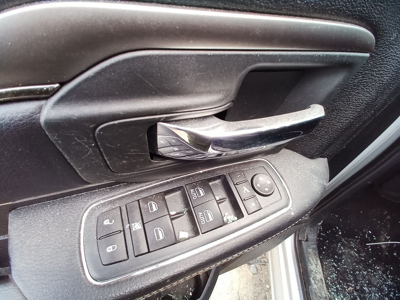 2016 RAM 1500 Air Shutter (12977403