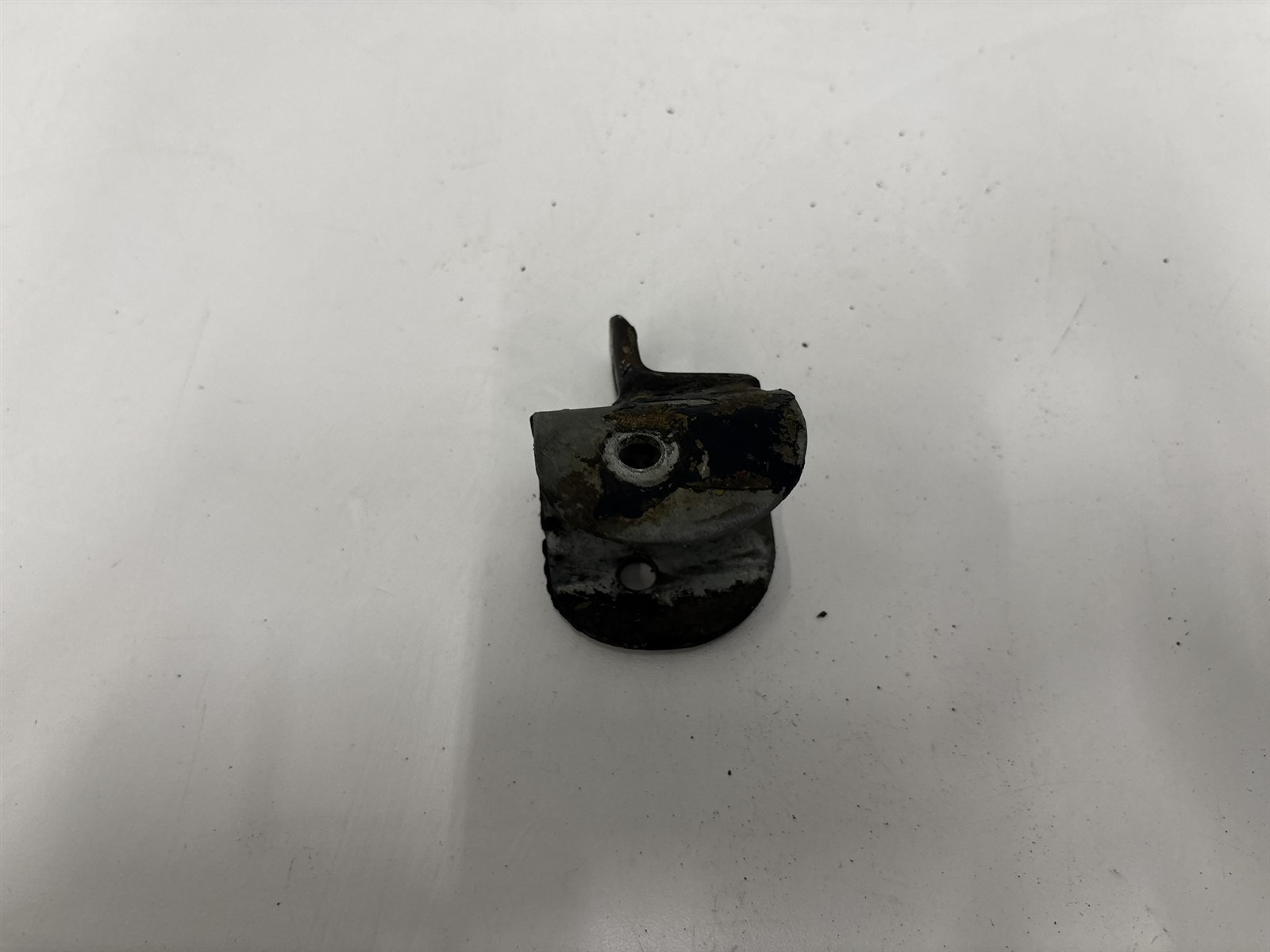 Luscombe Model 8 Mount Bracket