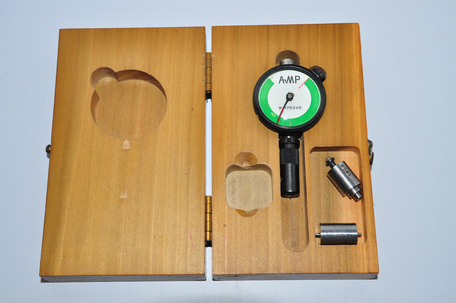 AMP DIAL INDICATOR 9-478245 Tool w/ Box and Stems