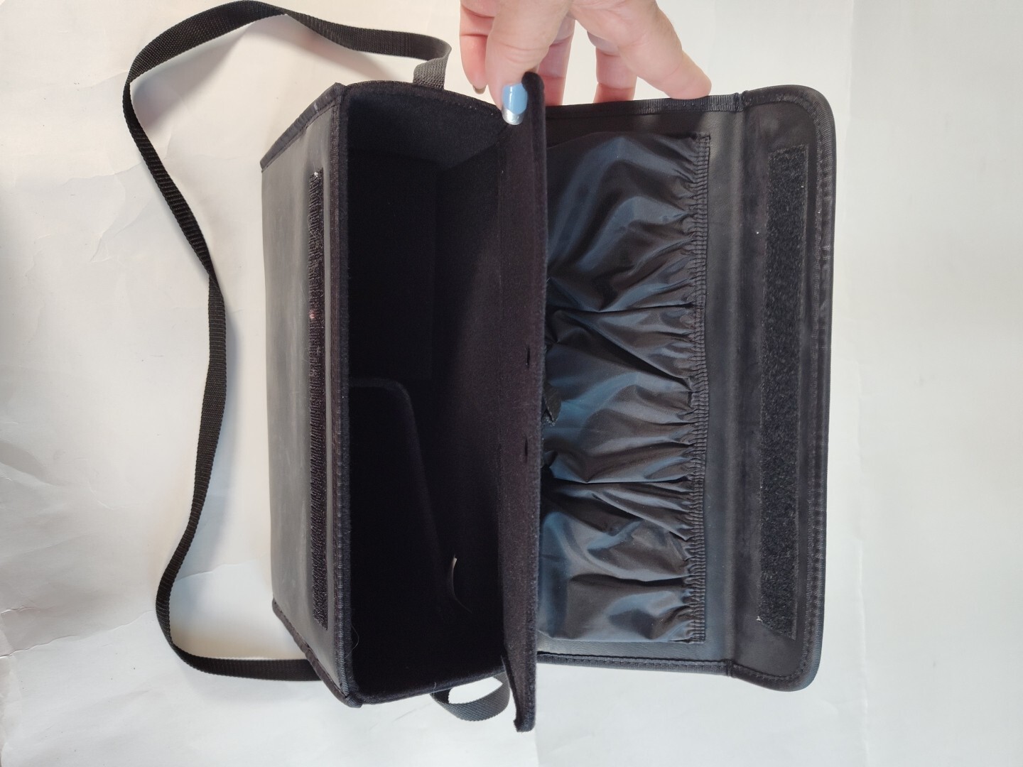 Nikon Ss-29 Black Camera Case Shoulder Strap Preowned Condition.
