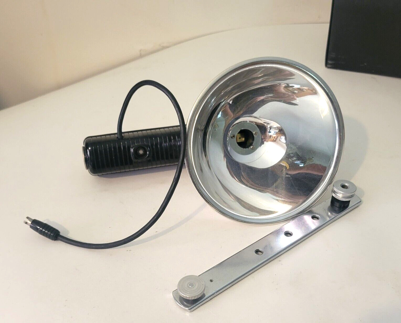 Kodak Standard Flasholder with Box, Bracket, 1-Bulb, Clean + Leather Strap