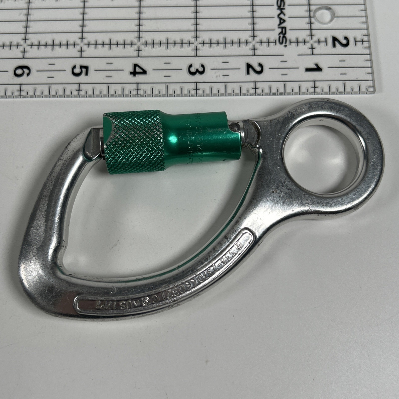 Captive Eye Locksafe Carabiner, Twistlock, Aluminum Gate Strength 3600lbs