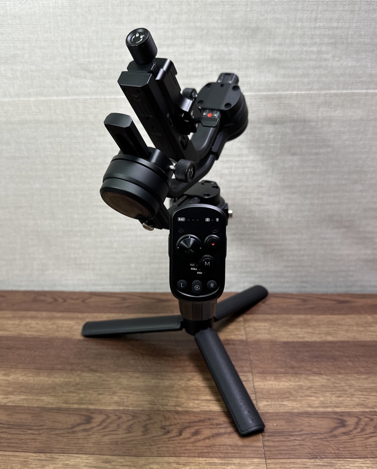 FeiyuTech SCORP-C Handheld Gimbal for Mirrorless Camera