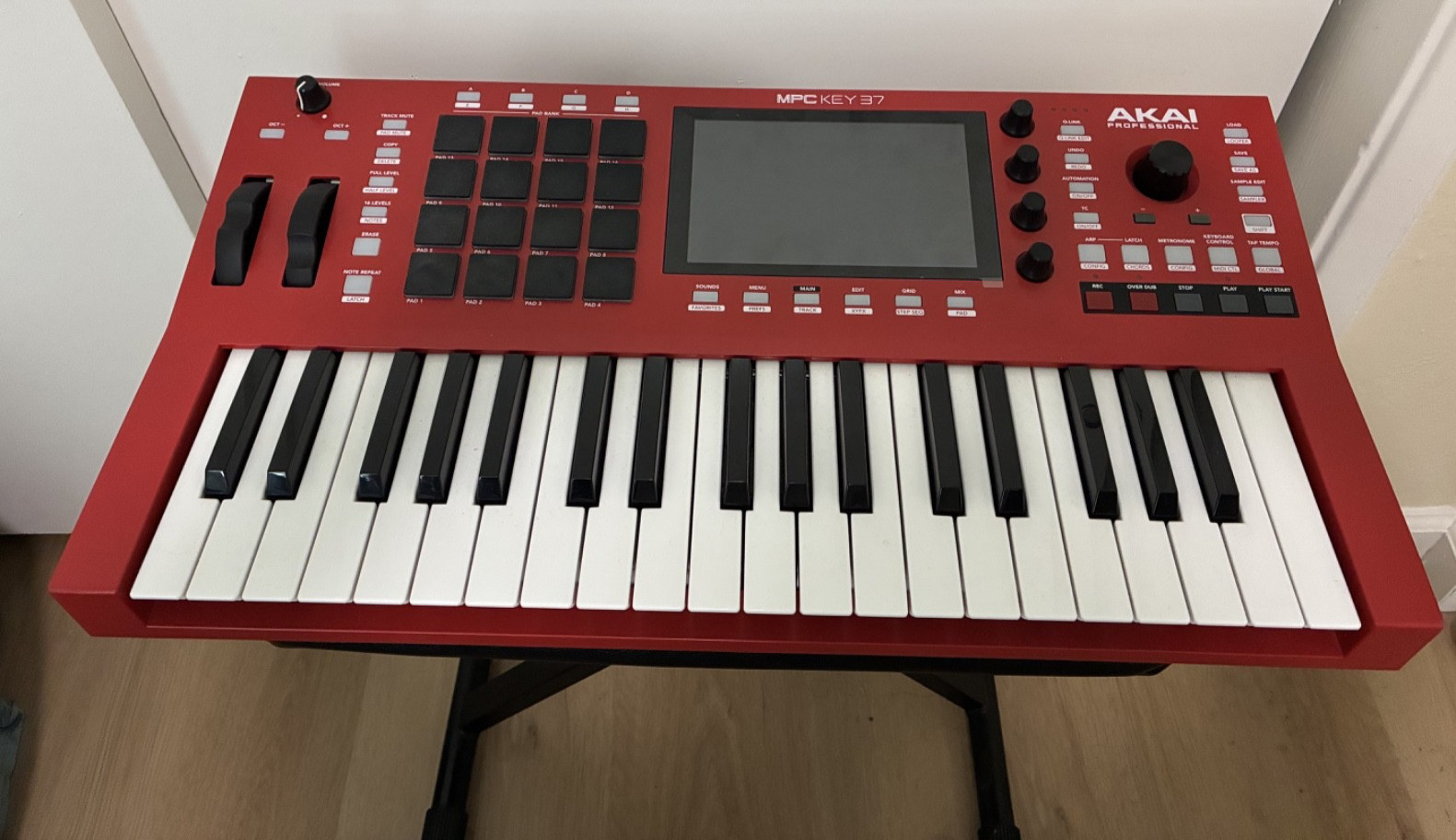 Akai Professional MPC Key 37 Standalone MPC Production Keyboard Synthesizer