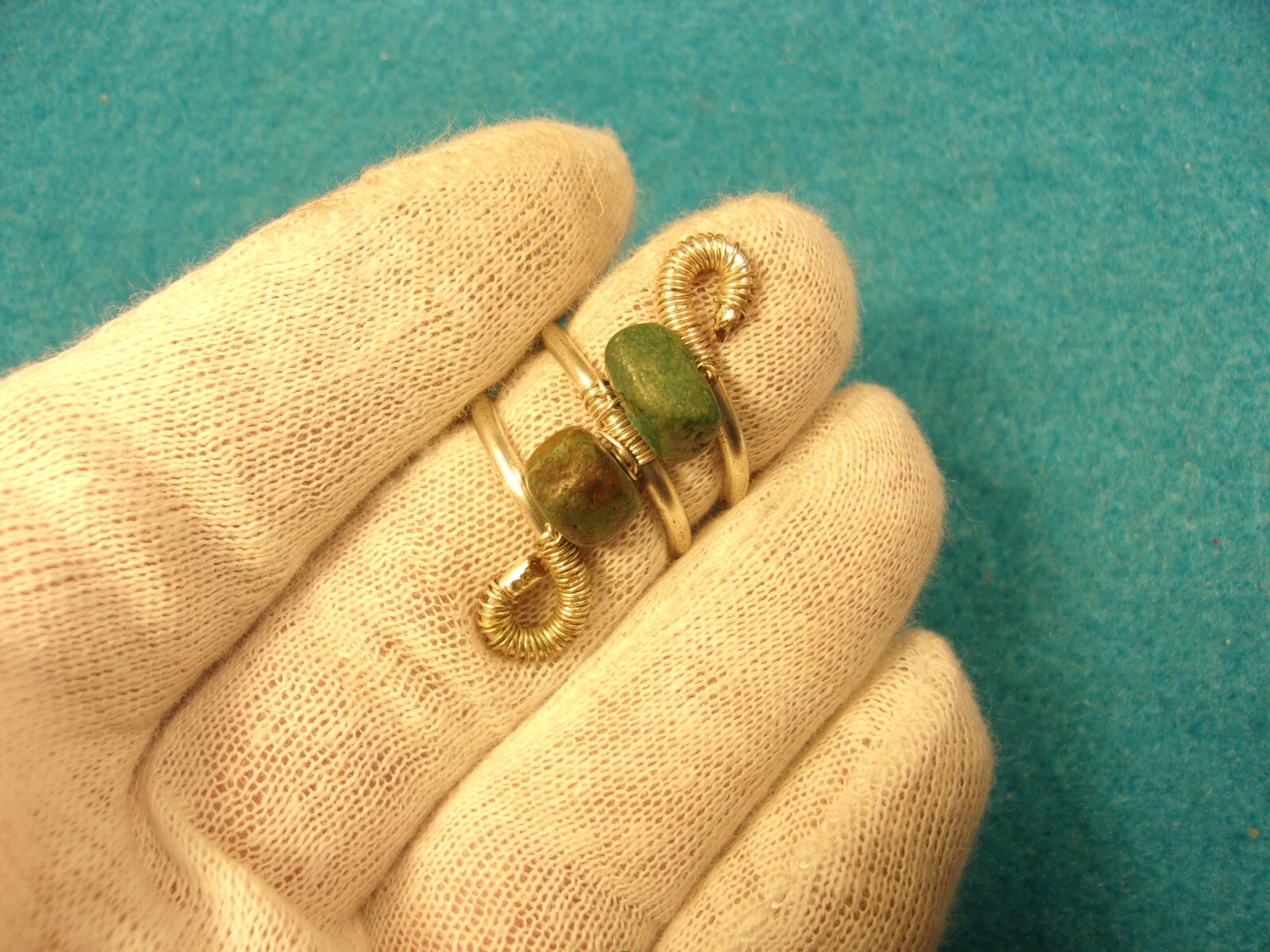 EXCELLENT HANDCRAFTED LADY'S SILVERPLATED DOUBLE HOOP & GREEN TURQUOISE RING