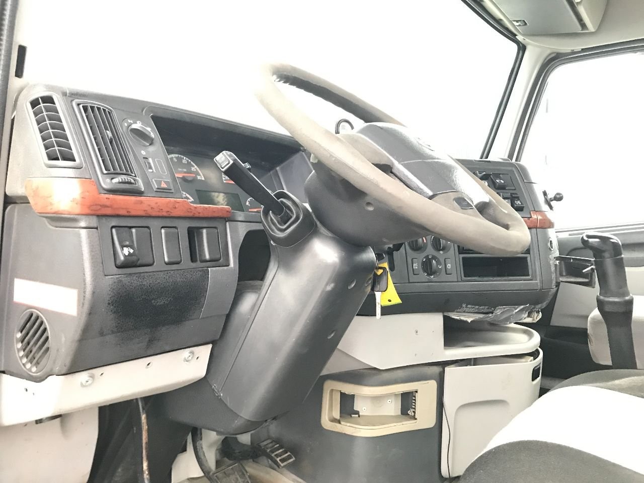 Volvo VNL Steering Column - Used