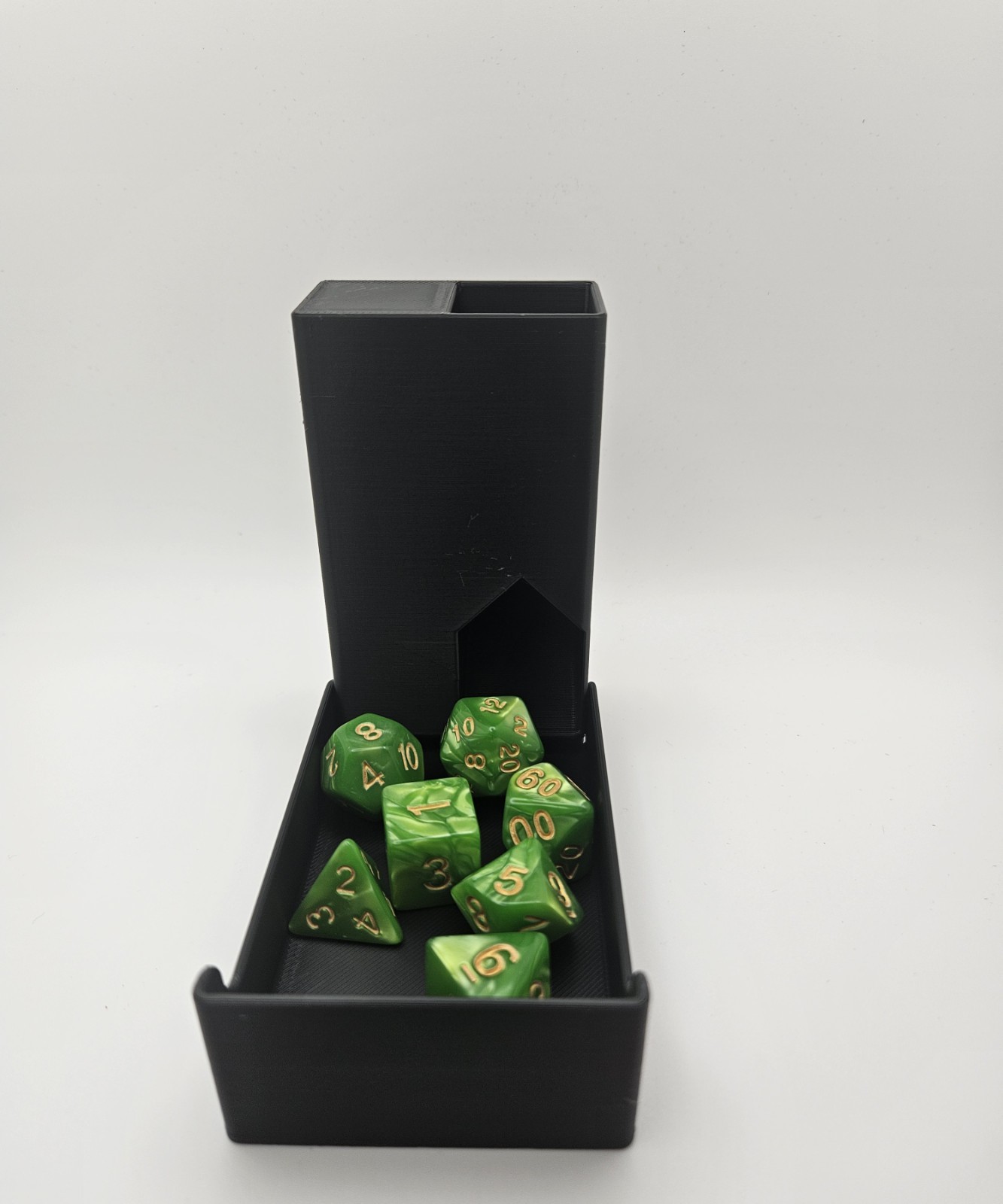 Folding Dice Tower – Black – Includes 7pc Dice Set and Carry Bag