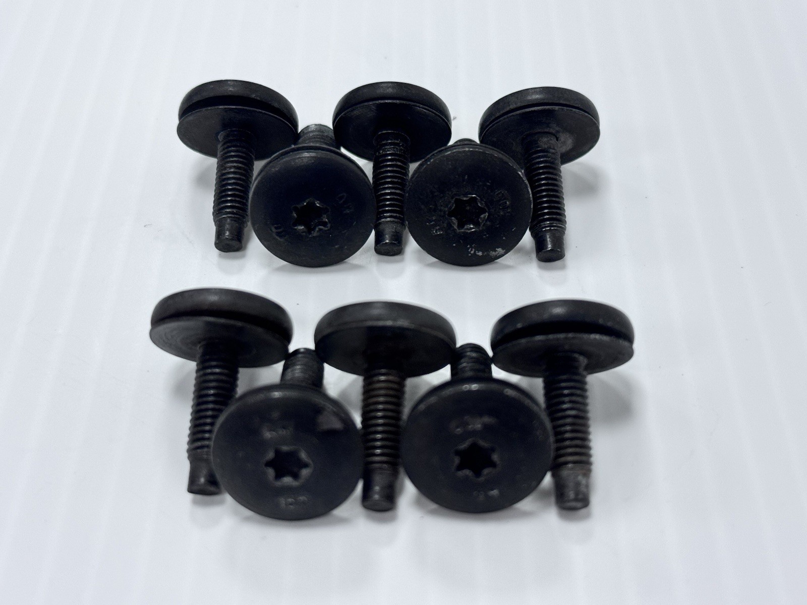 🚘 (10) BMW E90 E91 E65 E66 E60 M5 E63 M6 E64 750i headlight radiator screw bolt