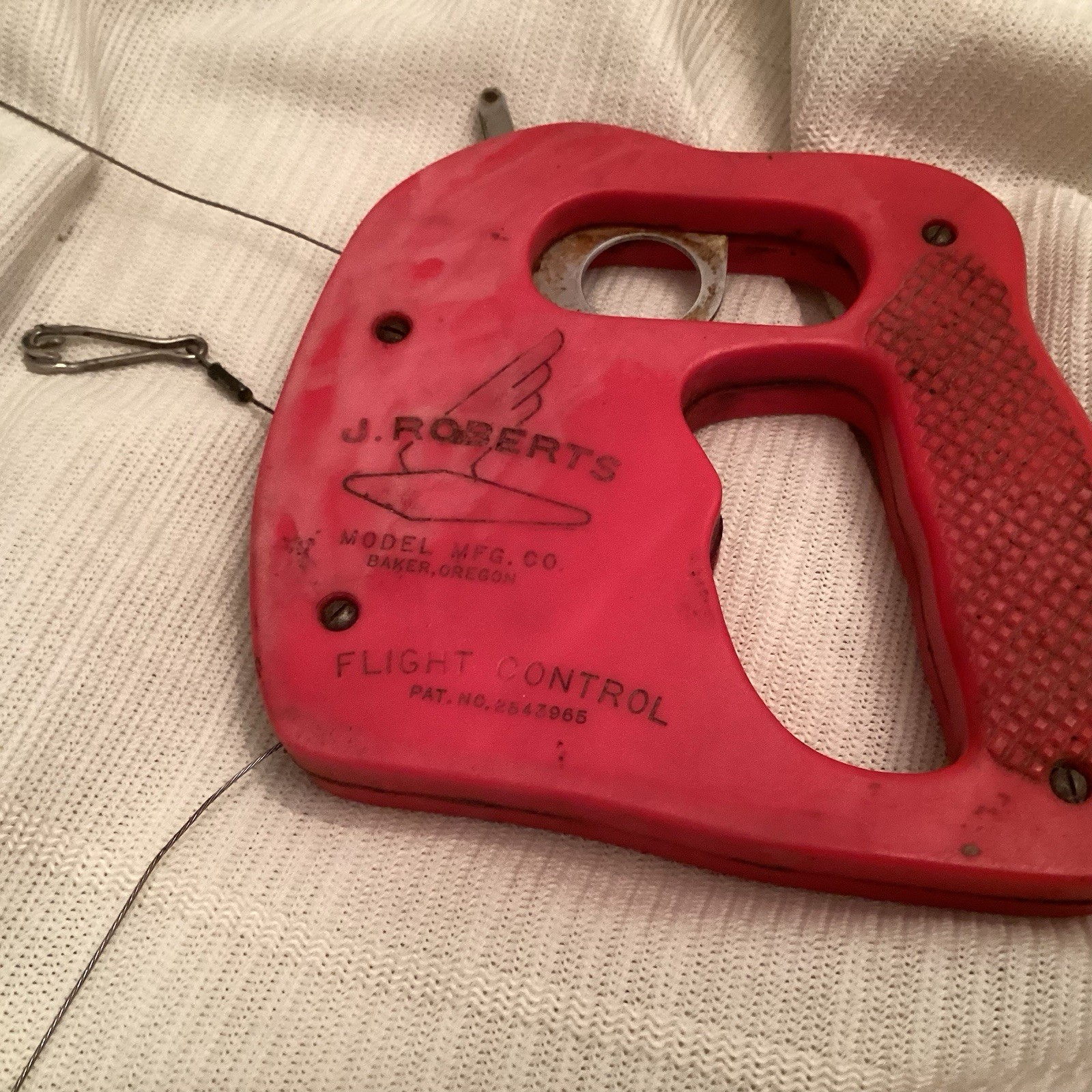 J Robert’s 3 Line Control Handel Red   Vintage