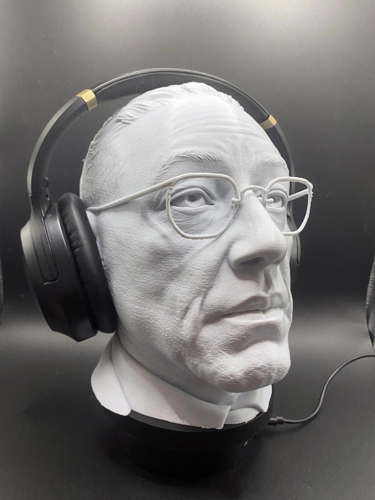Gustavo Fring Headphone Stand | Giancarlo Esposito Headset Bust l Breaking Bad