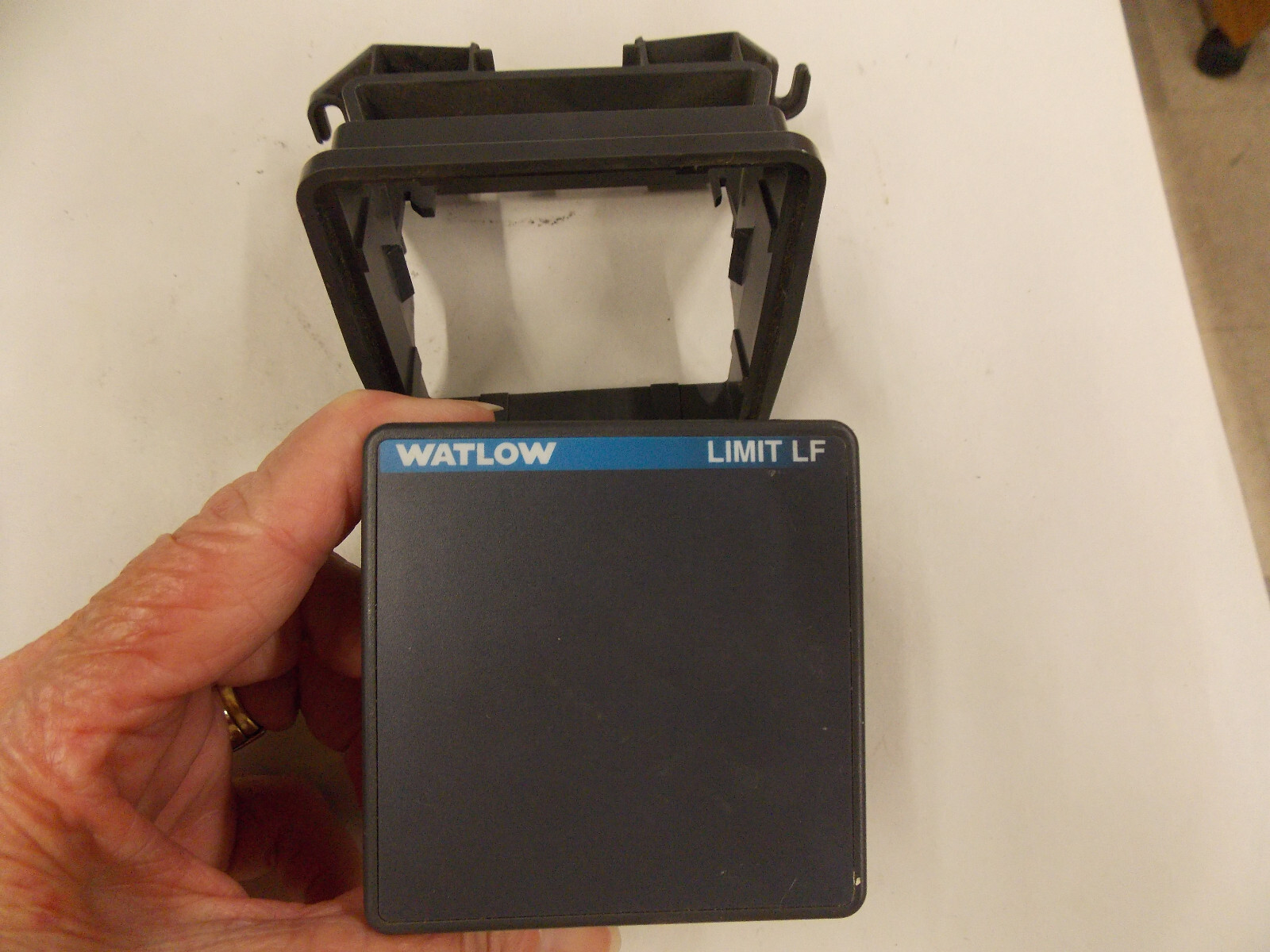 NOS Watlow LF Series LFC6HW0425 AAAAA Temperature Limit Controller Deg F  N2