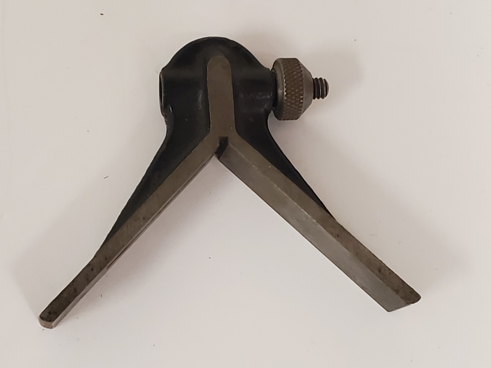STARRETT CENTER HEAD ONLY, has an "11" on it so I'm thinking C11, please view