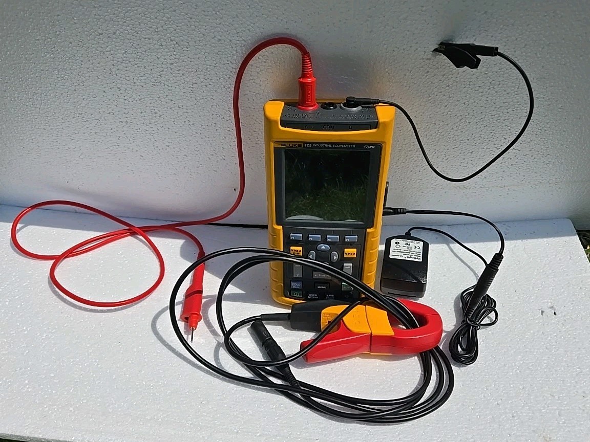 Fluke 125 Industrial Scopemeter 40mhz