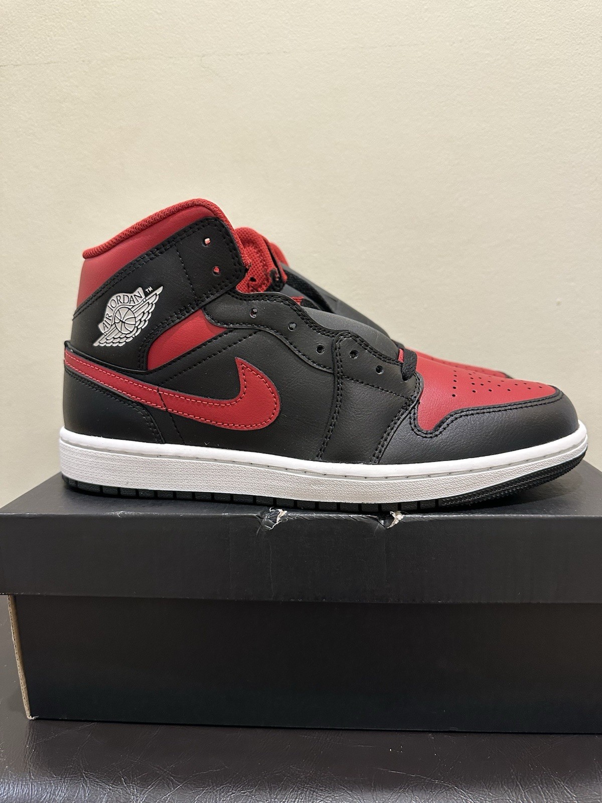 NIB Men Nike Jordan 1 Mid Bred Twist Black/Varsity Red/Summit White DQ8426-067