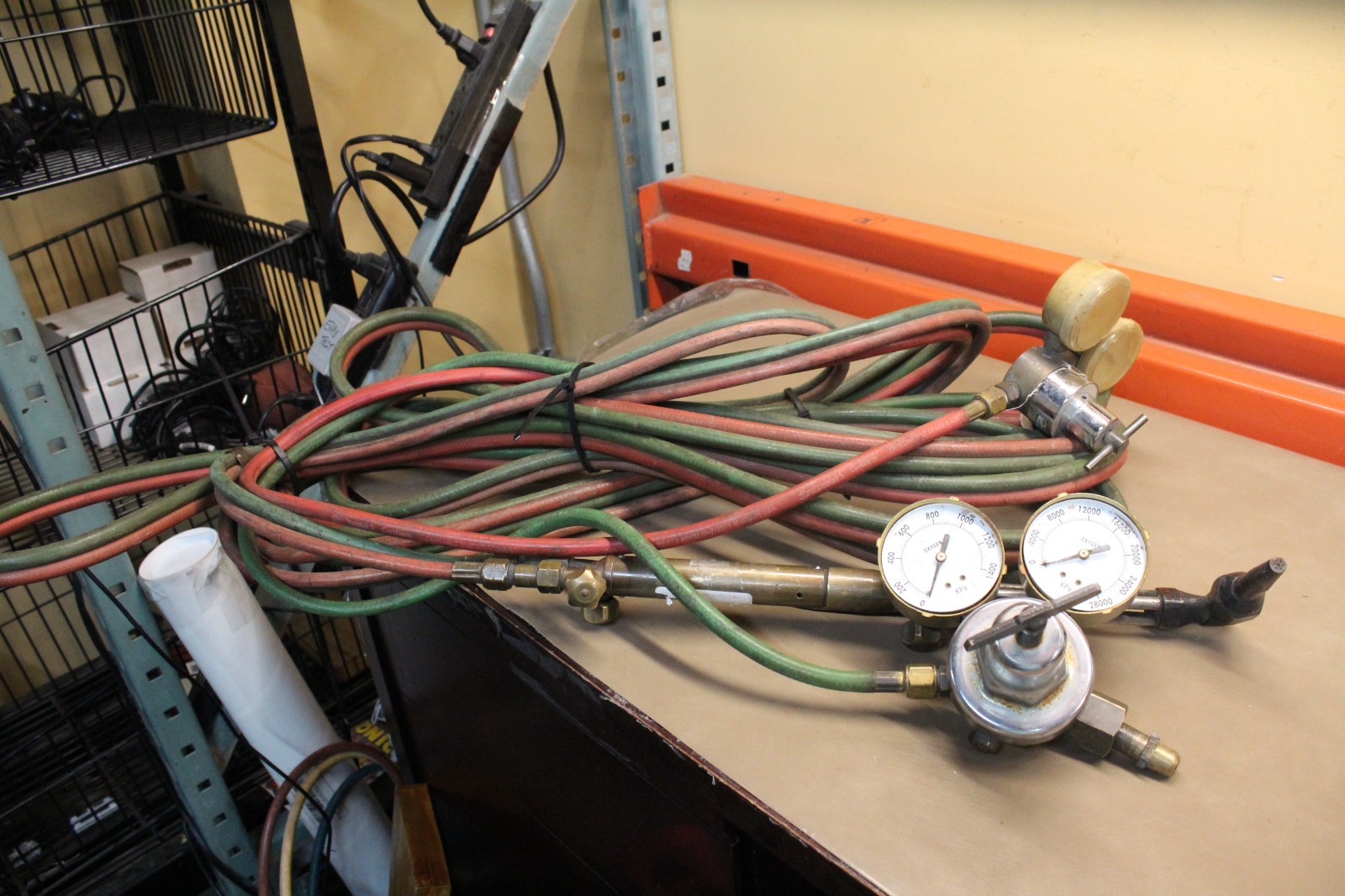 Cutting Torch W/ Hoses and gauges UNBRANDED/UNTESTED
