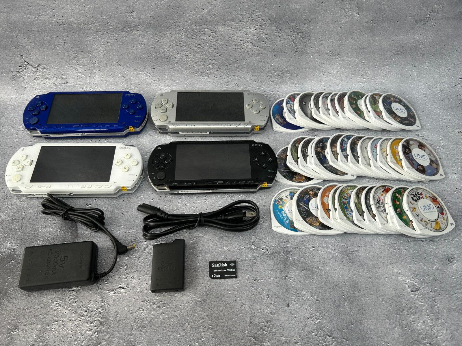 Sony PSP-1000 Console / battery＋charger＋memory stick random 3 games from US