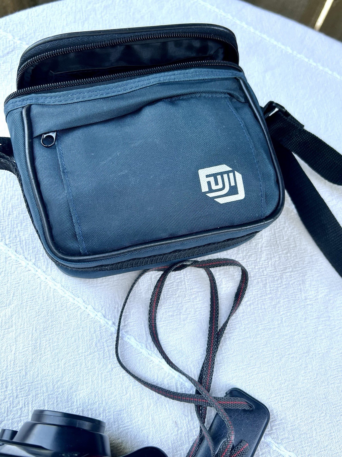 Vintage Fuji Discovery 900 Zoom Film Camera 38-85mm Untested Case Bundle
