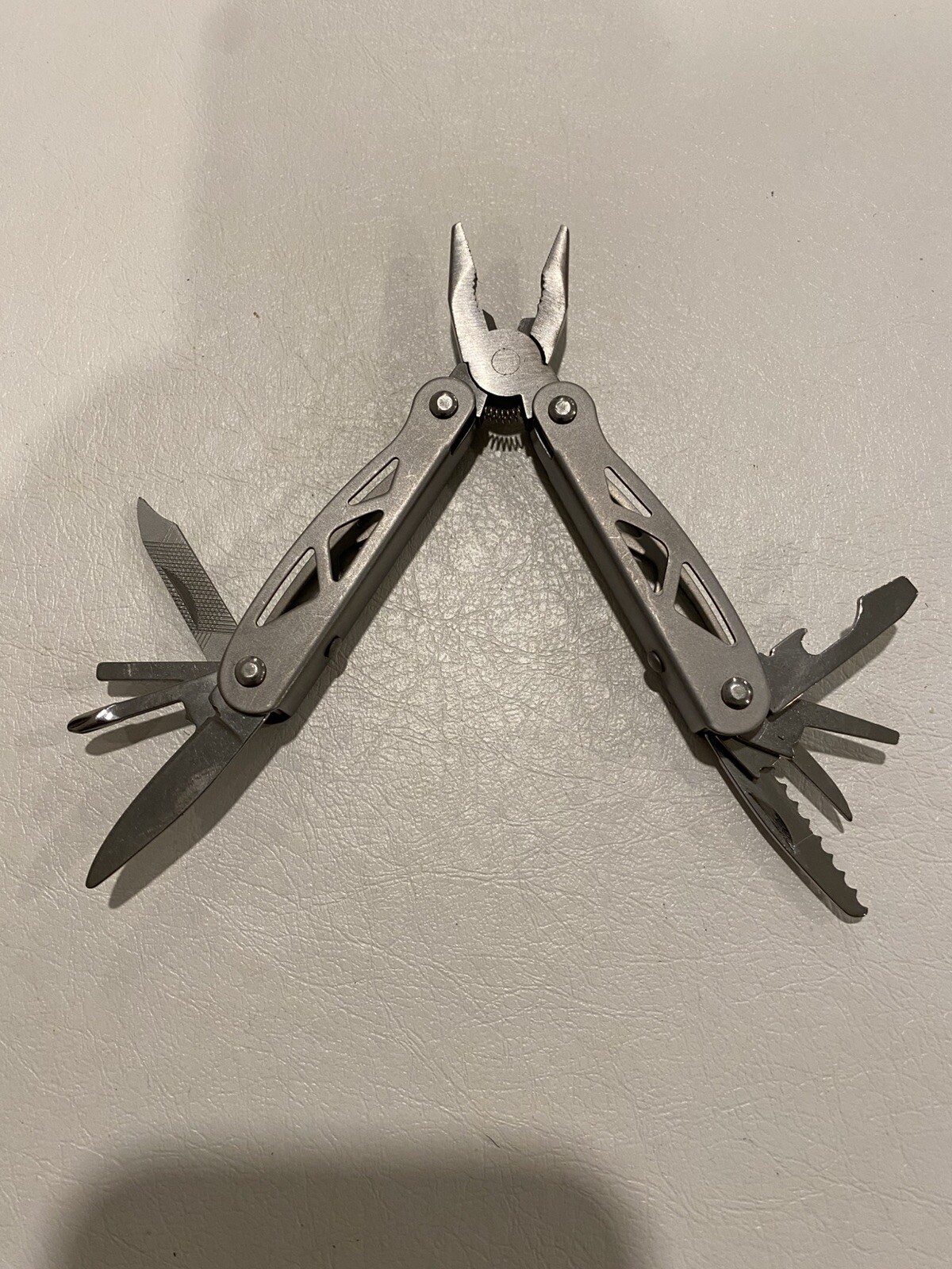 10 IN 1 - Multi-tool Folding POCKET/PURSE NEEDLE NOSE PLIERS Nwob