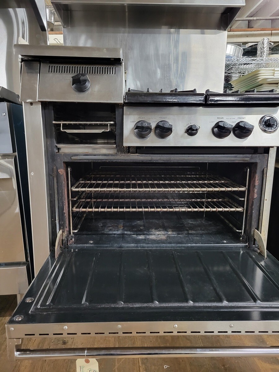 Wolf Range Com/Home 4OB with 12" griddle