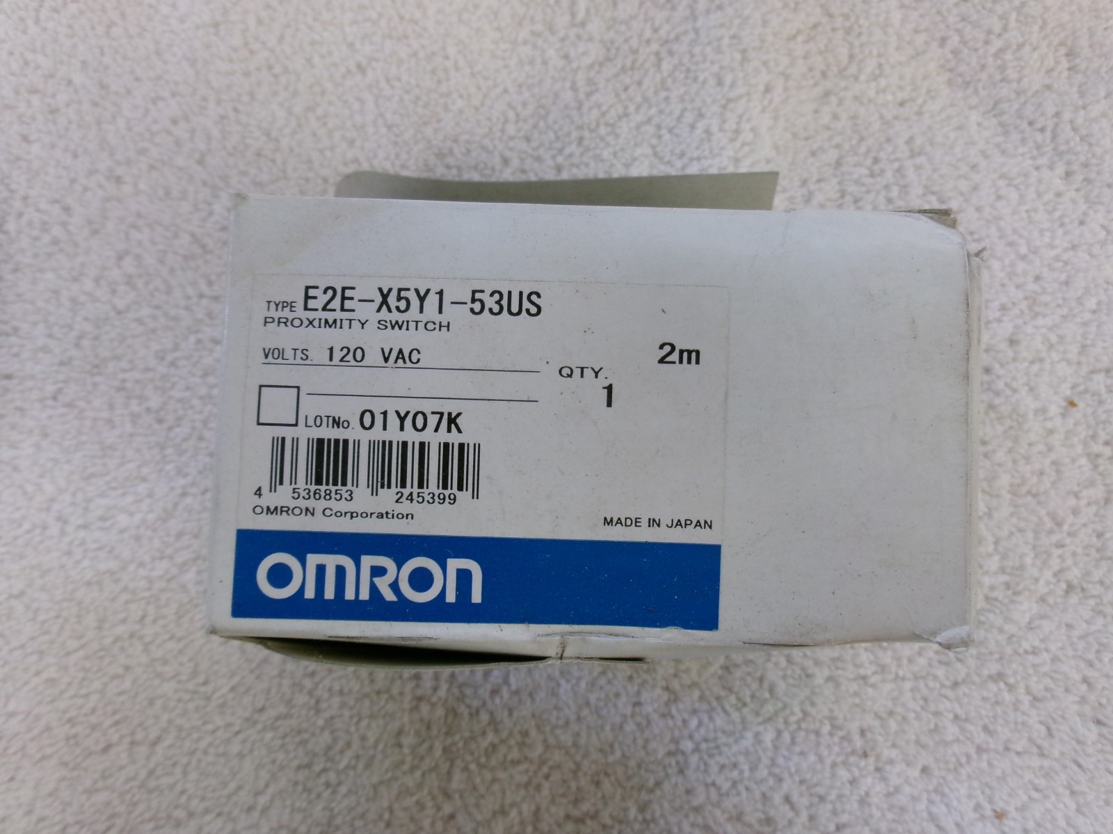 NIB Omron Proximity Switch 120VAC E2E-X5Y1-53US