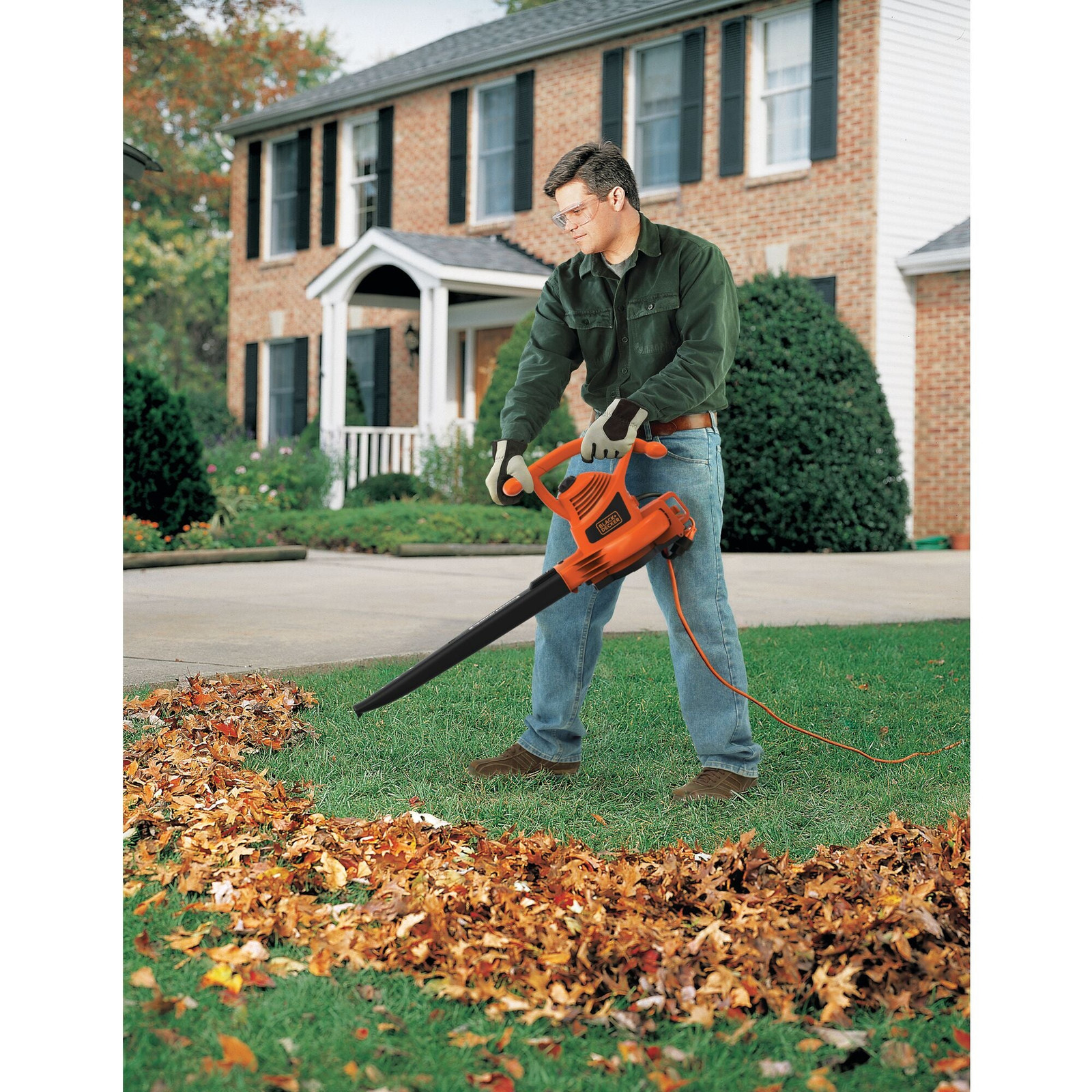 BLACK+DECKER 12 Amp Blower/Vacuum/Mulcher - BV3100