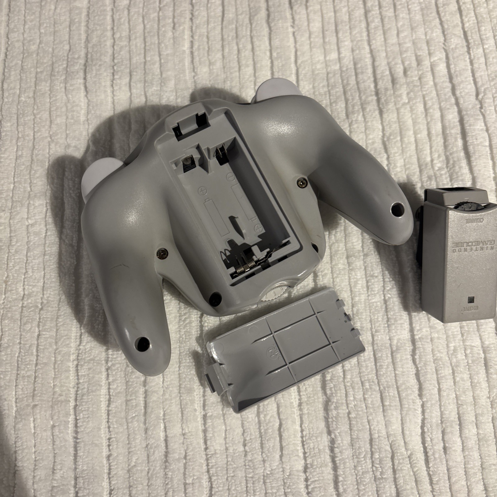 Nintendo DOL-004 Wave Bird Wireless Controller and dongle Clean Contacts
