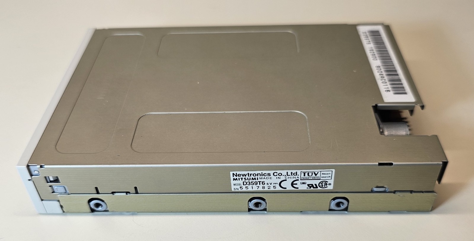 Internal 3.5" Floppy Disk Drive with Cable, Screws - Mitsumi D359T6