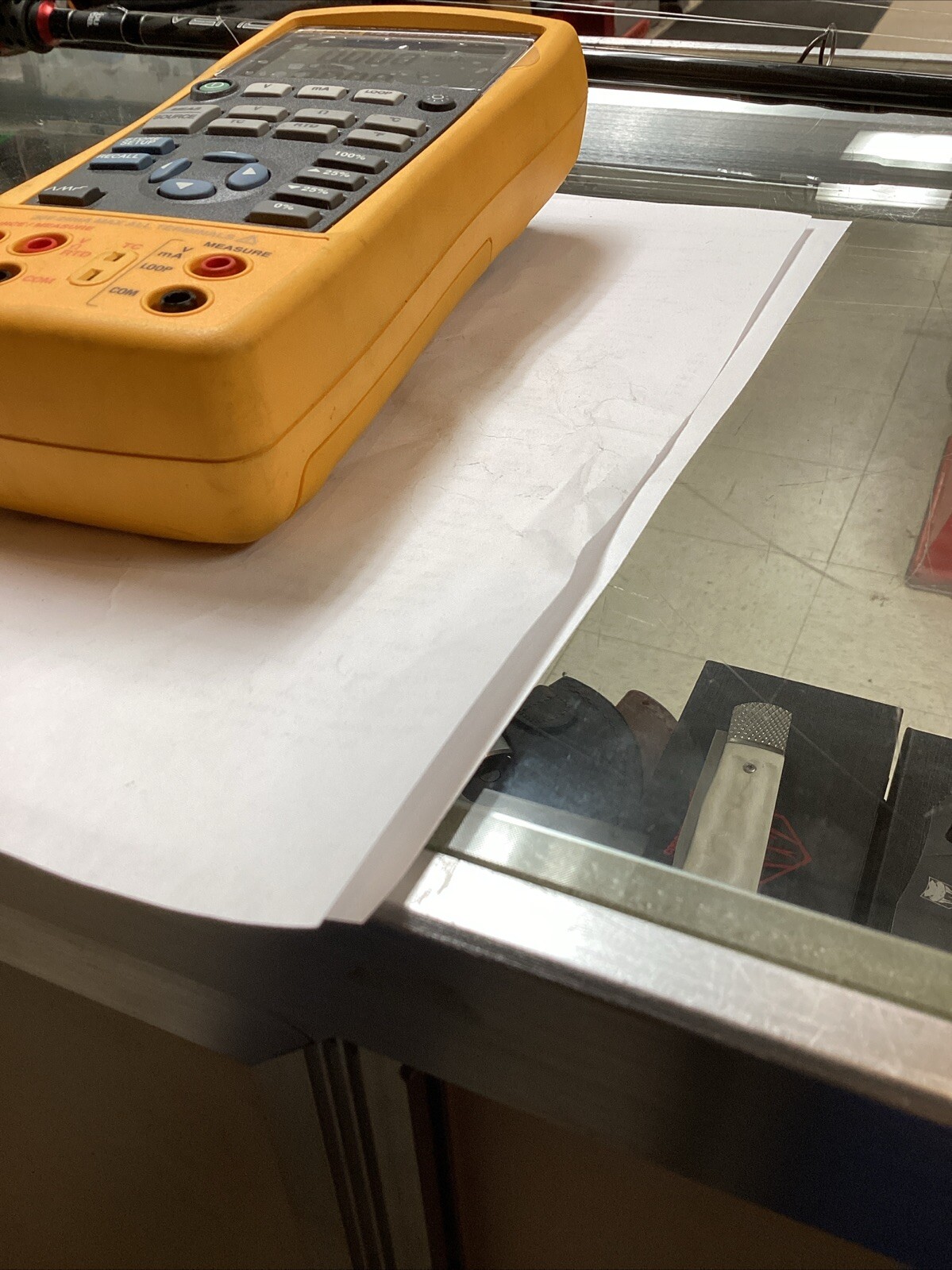 Fluke 724 Temperature Calibrator