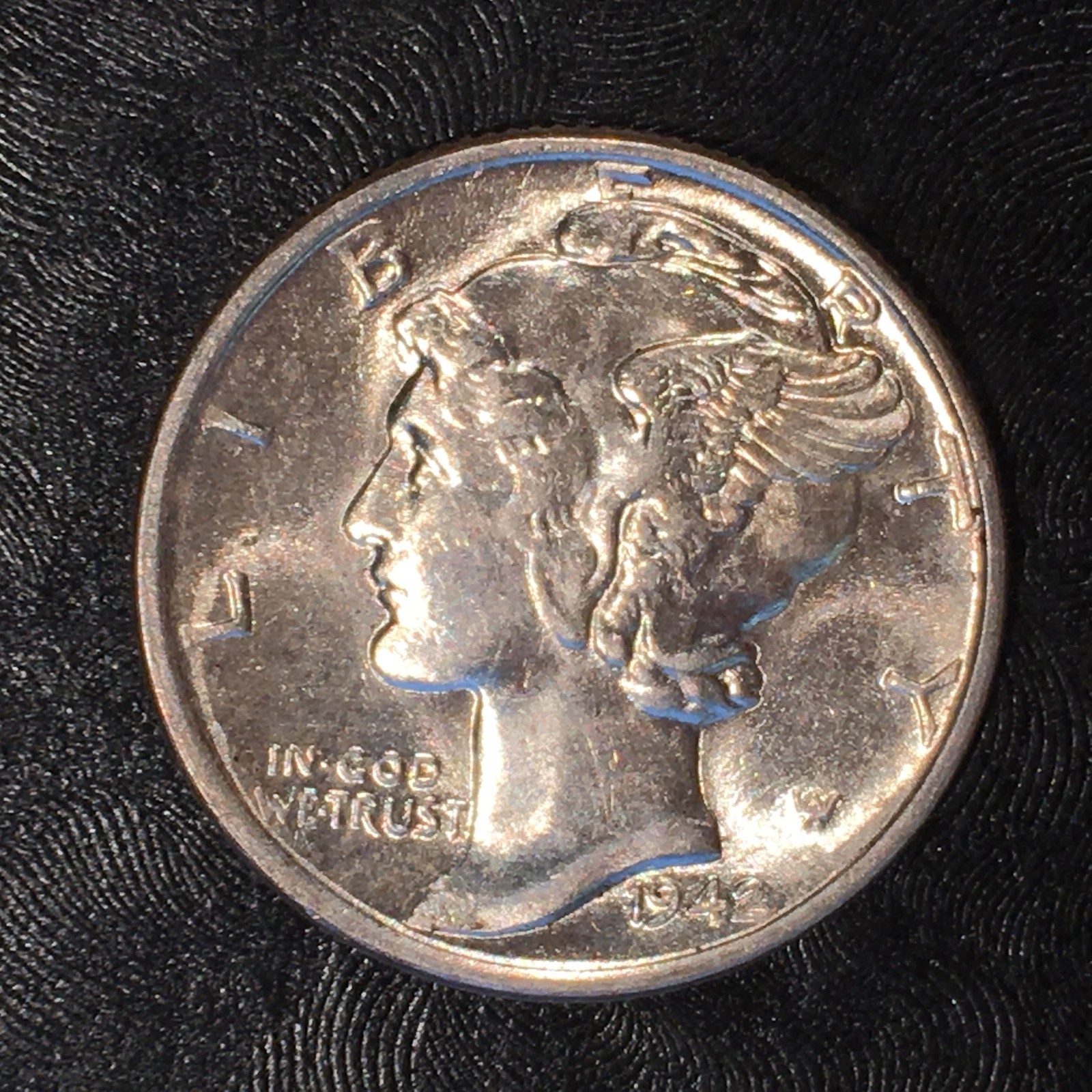 1942 Mercury Dime - Superb uncirculated - High Quality Scans #G635