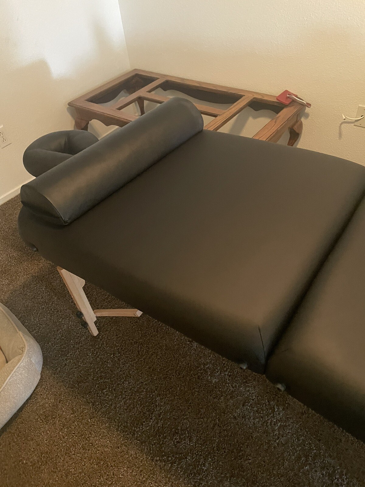 Mobile massage table