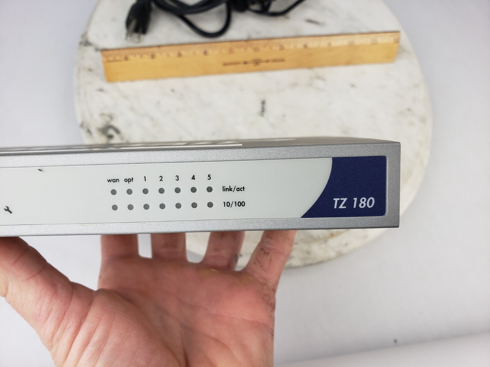 SonicWall TZ-180 Total Secure VPN Firewall Security Router Wireless & 12 Volt
