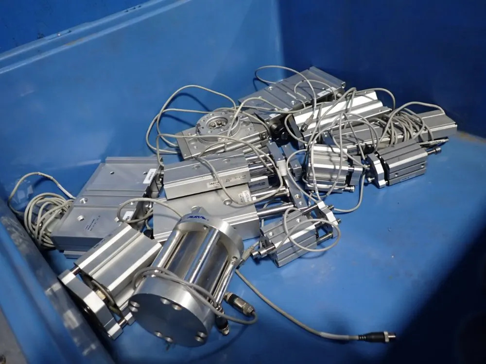 PNEUMATIC CYLINDERS 01261130045