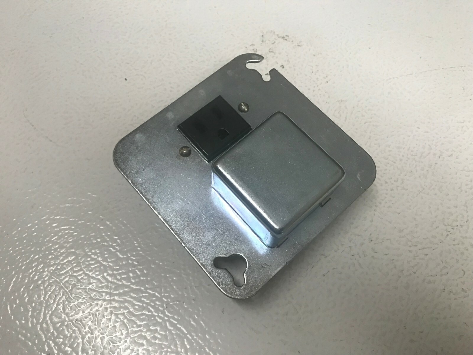 Fusetron 4" Box-Cover Unit Type SRY One Fuseholder and Plug-in Receptacle  156N